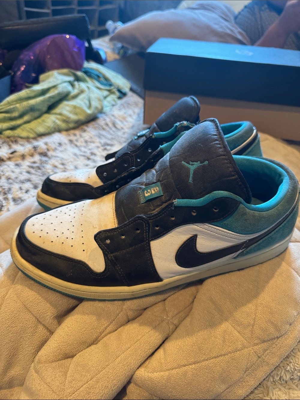 Jordan Low-Top Sneakers in White, Black & Teal